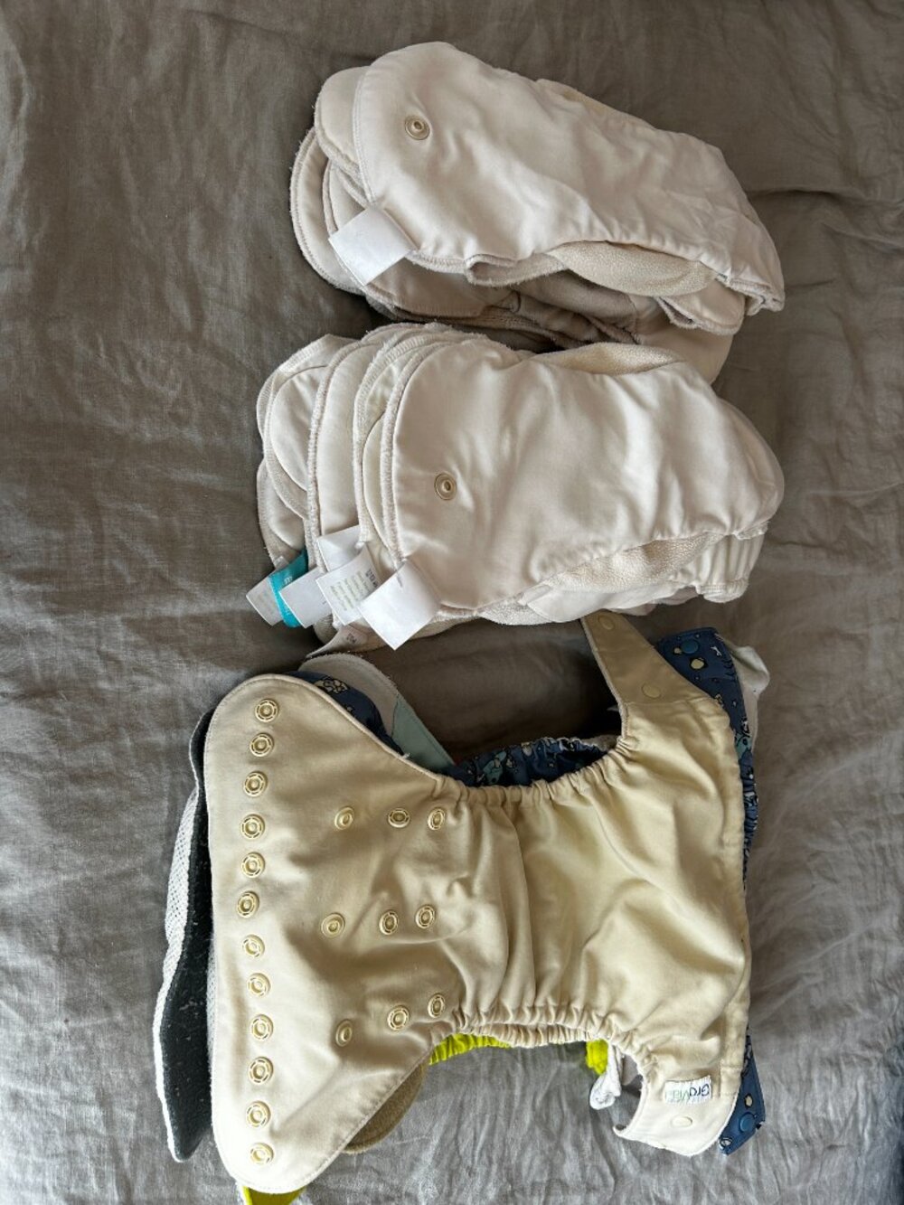 Full cloth diaper set - newborn to 36 lbs - Cloth-eez and Grovia - Picture 2 of 4